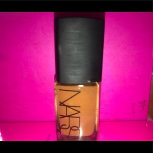 Nars Sheer Glow Foundation Macao